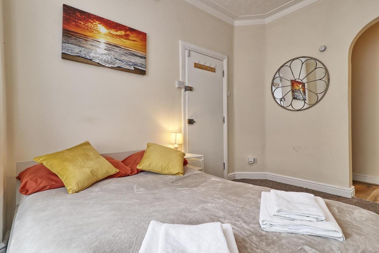 Lovely 1-Bedroom Condo Near The Sea Front Southend-on-Sea Eksteriør bilde