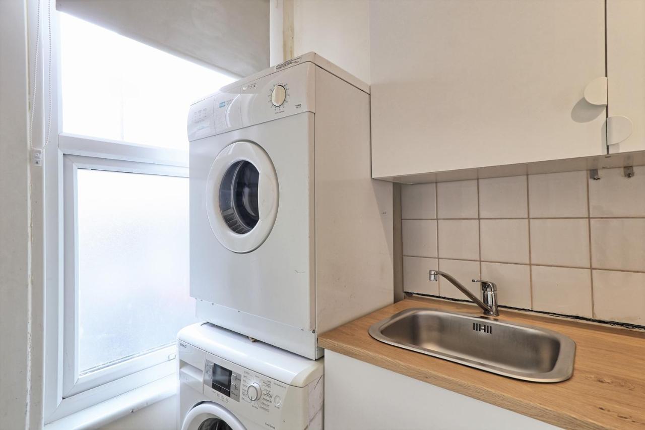 Lovely 1-Bedroom Condo Near The Sea Front Southend-on-Sea Eksteriør bilde